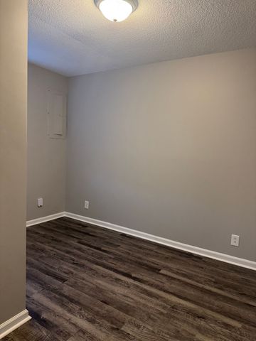 2251 Seven Mile Ferry Rd Apt 5, Clarksville, TN 37040