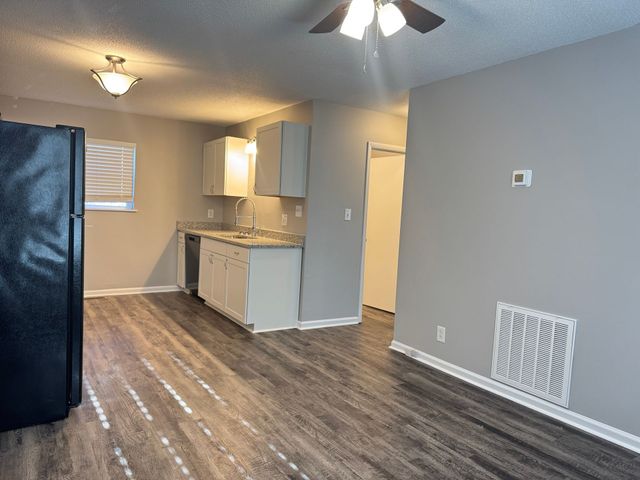 2251 Seven Mile Ferry Rd Apt 5, Clarksville, TN 37040