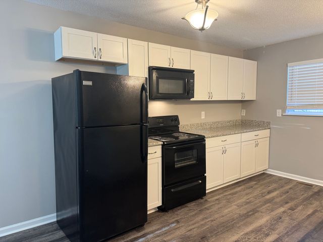 2251 Seven Mile Ferry Rd Apt 5, Clarksville, TN 37040