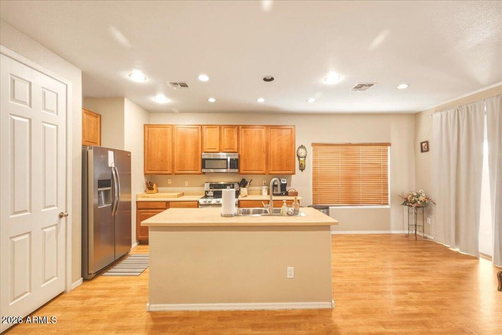 6366 W BARBARA Avenue, Glendale, AZ 85302 — photo 3