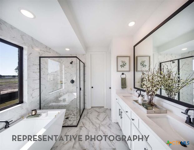 220 Menlo Bend, Liberty Hill, TX 78642