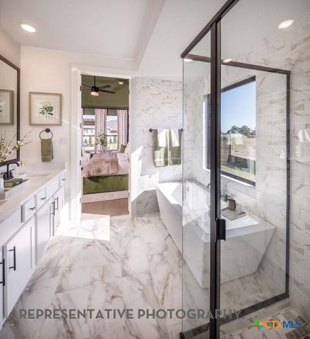 220 Menlo Bend, Liberty Hill, TX 78642