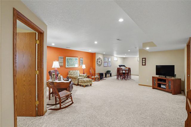 813 SE Park Street, Grimes, IA 50111