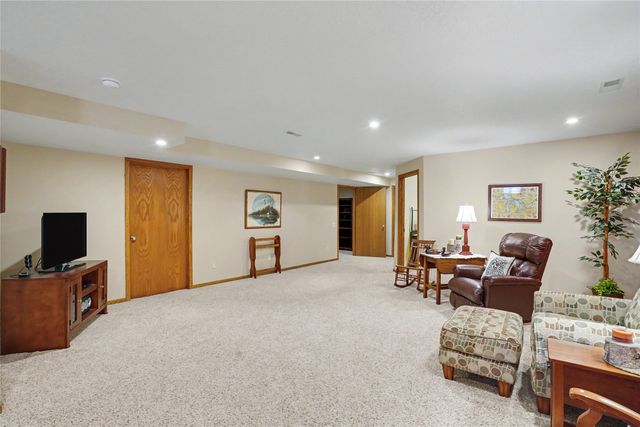 813 SE Park Street, Grimes, IA 50111