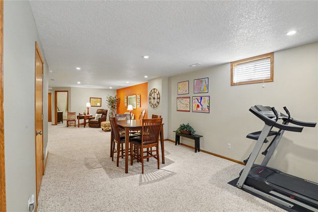 813 SE Park Street, Grimes, IA 50111