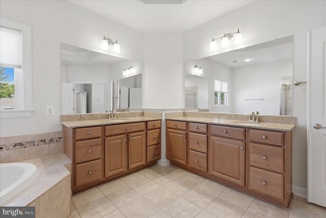 24949 EARLSFORD DR, Chantilly, VA 20152
