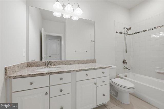 24949 EARLSFORD DR, Chantilly, VA 20152