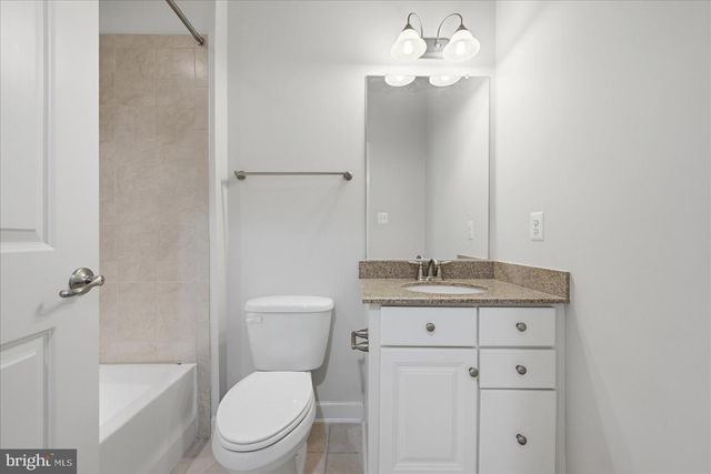 24949 EARLSFORD DR, Chantilly, VA 20152
