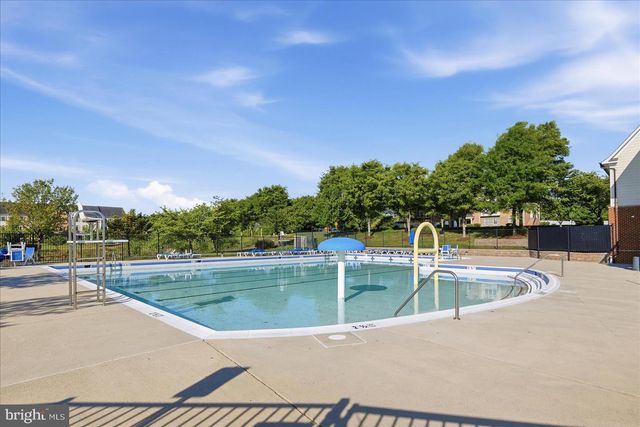 24949 EARLSFORD DR, Chantilly, VA 20152
