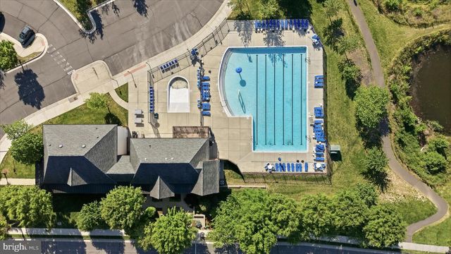 24949 EARLSFORD DR, Chantilly, VA 20152