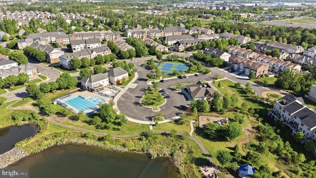 24949 EARLSFORD DR, Chantilly, VA 20152