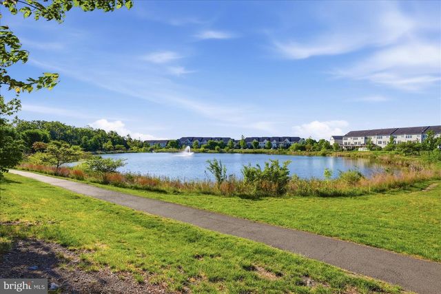 24949 EARLSFORD DR, Chantilly, VA 20152