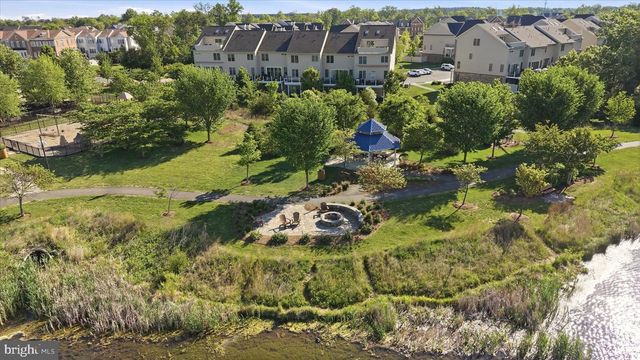 24949 EARLSFORD DR, Chantilly, VA 20152