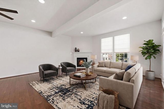 24949 EARLSFORD DR, Chantilly, VA 20152