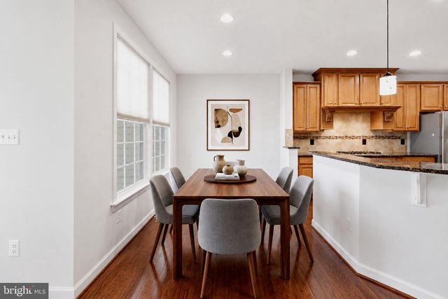 24949 EARLSFORD DR, Chantilly, VA 20152