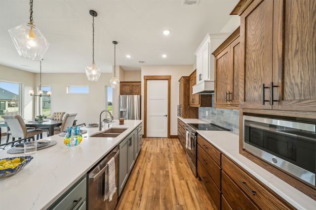 1622 S Dove Pl, Goddard, KS 67052