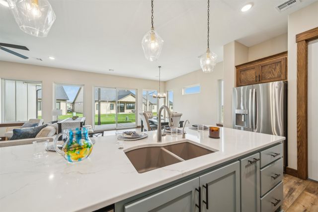1622 S Dove Pl, Goddard, KS 67052