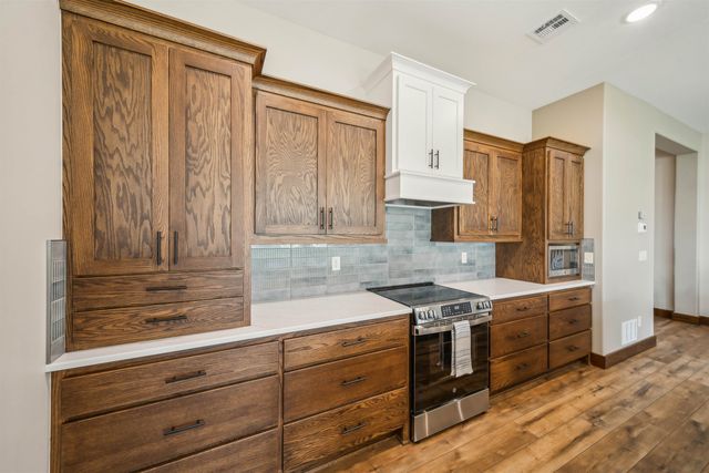 1622 S Dove Pl, Goddard, KS 67052
