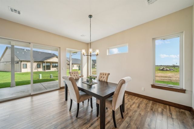 1622 S Dove Pl, Goddard, KS 67052