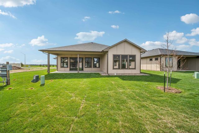 1622 S Dove Pl, Goddard, KS 67052