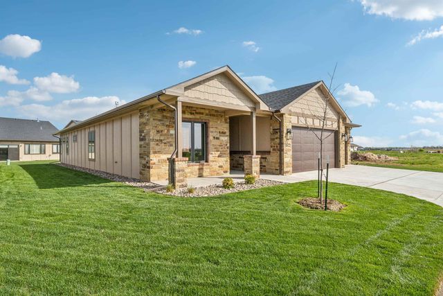 1622 S Dove Pl, Goddard, KS 67052