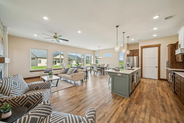 1622 S Dove Pl, Goddard, KS 67052