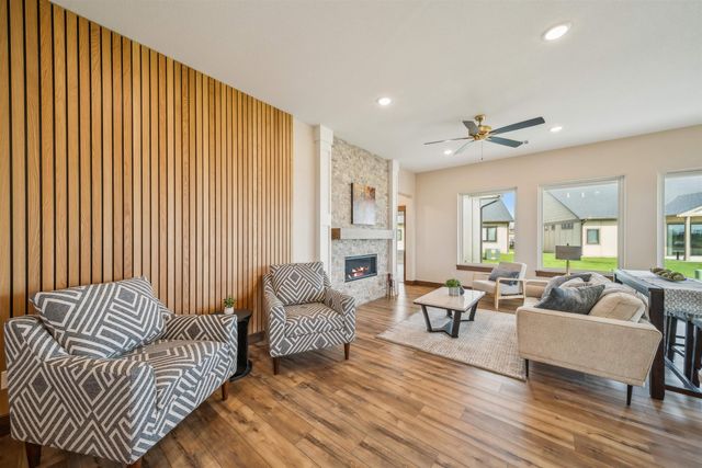 1622 S Dove Pl, Goddard, KS 67052