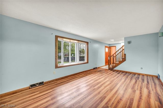1668 Eisenhower, Brunswick, OH 44212