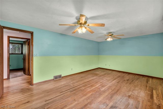 1668 Eisenhower, Brunswick, OH 44212