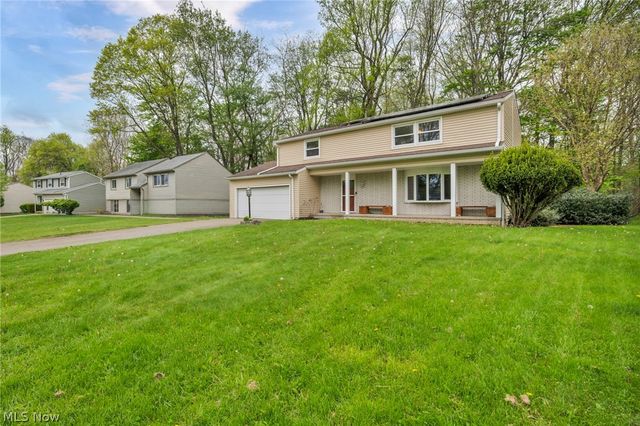 1668 Eisenhower, Brunswick, OH 44212