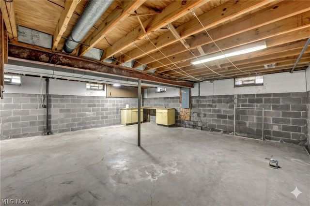 1668 Eisenhower, Brunswick, OH 44212
