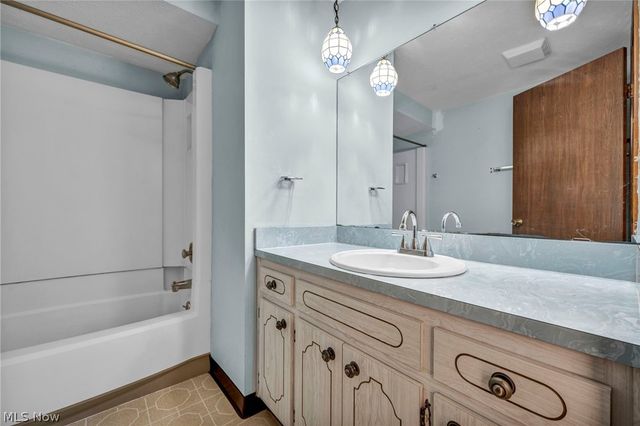 1668 Eisenhower, Brunswick, OH 44212