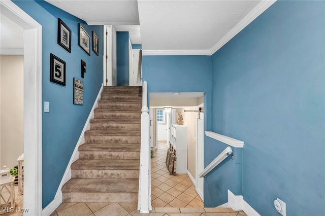 381 Bates Drive, Bay Village, OH 44140