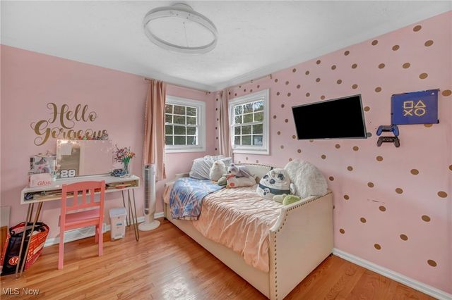 381 Bates Drive, Bay Village, OH 44140