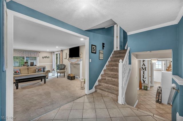 381 Bates Drive, Bay Village, OH 44140