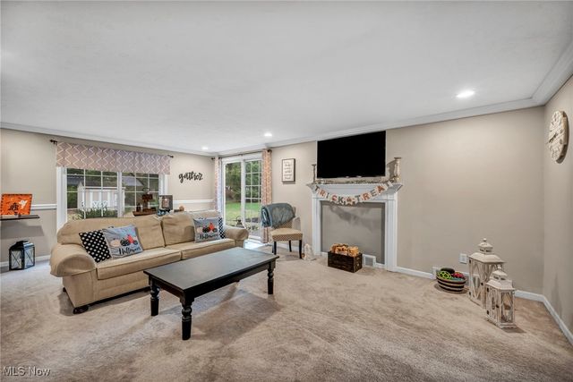 381 Bates Drive, Bay Village, OH 44140