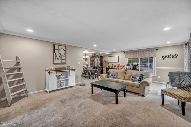 381 Bates Drive, Bay Village, OH 44140