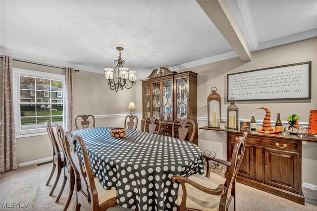 381 Bates Drive, Bay Village, OH 44140