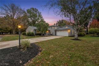 381 Bates Drive, Bay Village, OH 44140