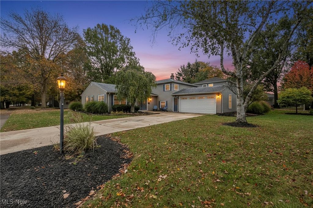 381 Bates Drive, Bay Village, OH 44140