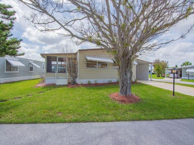 225 NE Forrest Court, Jensen Beach, FL 34957