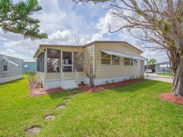 225 NE Forrest Court, Jensen Beach, FL 34957