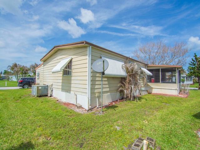 225 NE Forrest Court, Jensen Beach, FL 34957