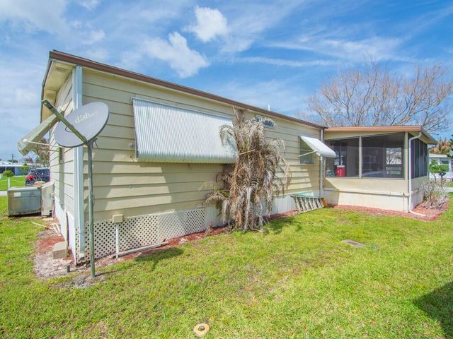 225 NE Forrest Court, Jensen Beach, FL 34957