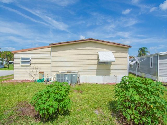 225 NE Forrest Court, Jensen Beach, FL 34957