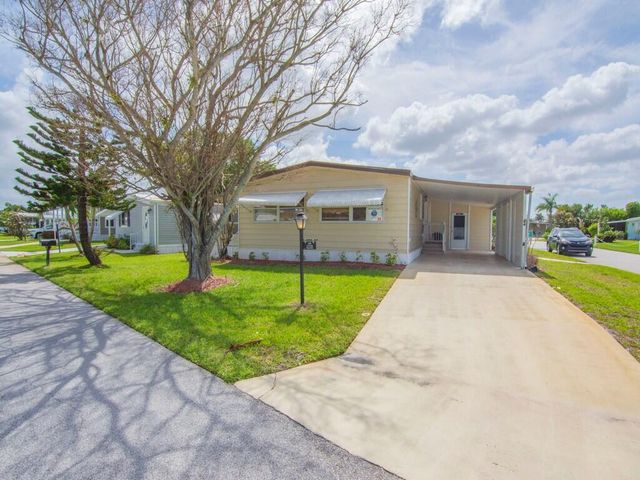 225 NE Forrest Court, Jensen Beach, FL 34957