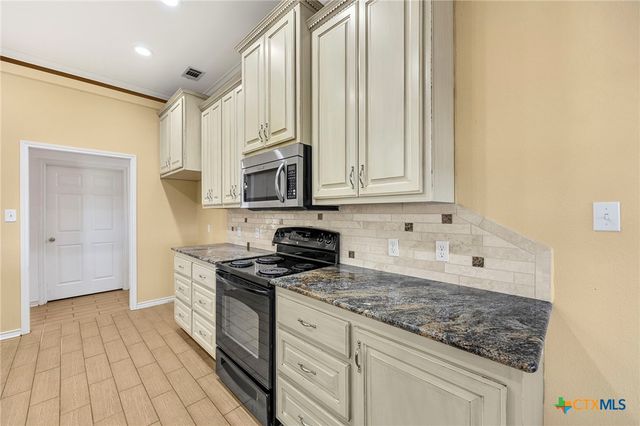 619 County Road 3420, Lampasas, TX 76550