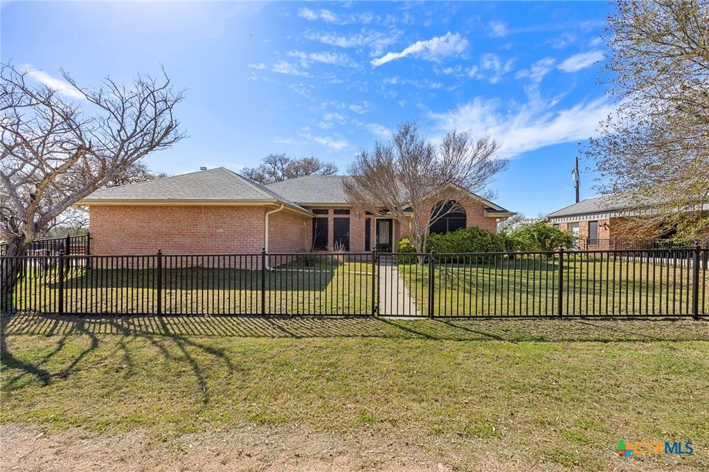 619 County Road 3420, Lampasas, TX 76550