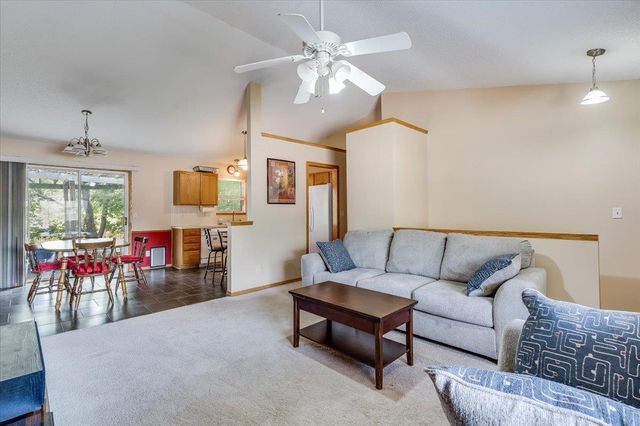 2746 N Parkridge Ct, Wichita, KS 67205