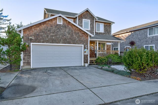2705 N Sea Crest Avenue, Long Beach, WA 98631